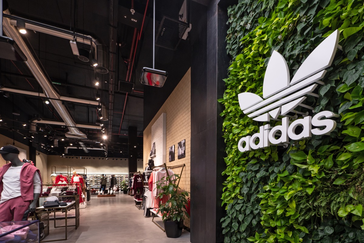 Adidas в Дубае - Depositphotos