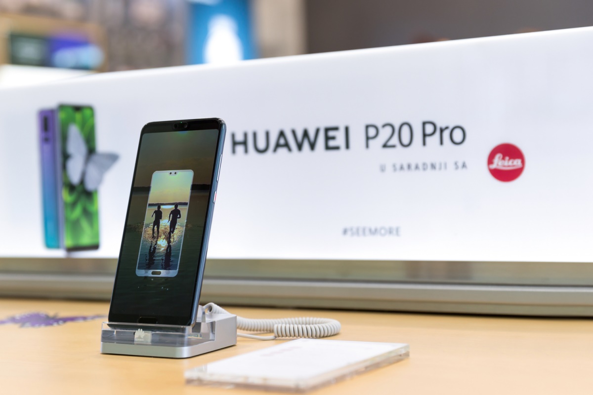Смартфон Huawei - Depositphotos