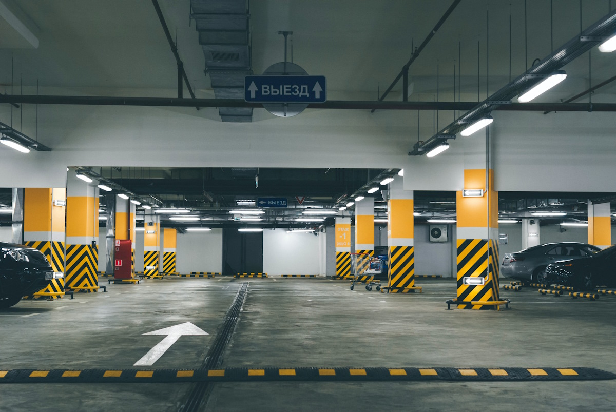 Подземный паркинг - unsplash