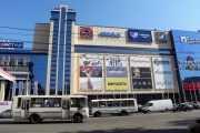 Часть площадей ТРЦ «Галерея Чижова» продают за долги